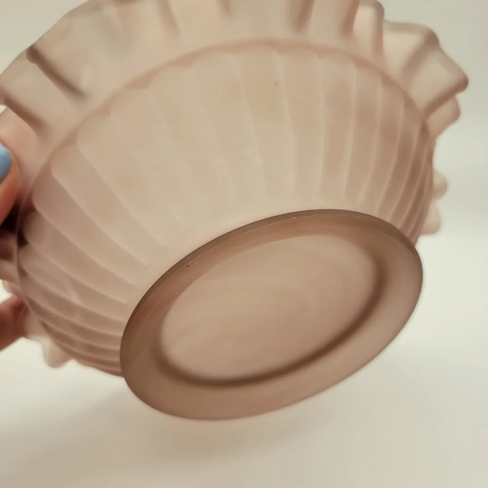 Vintage Amethyst Purple Satin Frosted Glass Bowl Candy Dish Ruffled Edges. - Picture 5 of 10